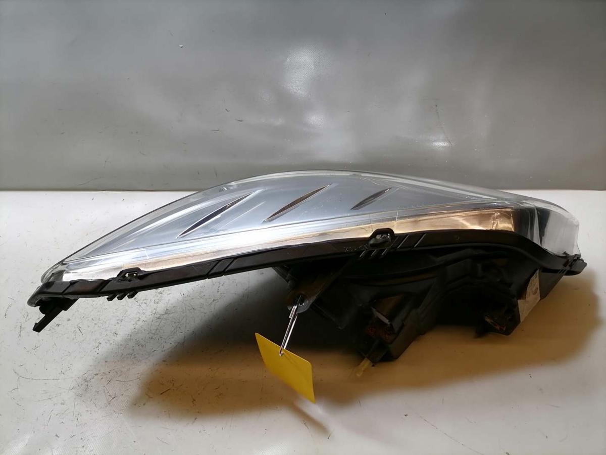 Dacia Sandero 1 original Scheinwerfer vorn links Halogen Bj.2012 Dacia Sandero 1 original Scheinwerfer vorn links Halogen Bj.2012